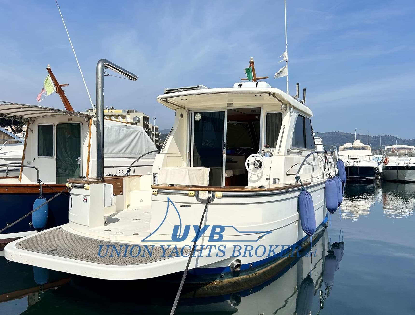 Sciallino Sciallino 34 Fisherman - Detail View 1 Sciallino Sciallino 34 Fisherman - Detail View 1