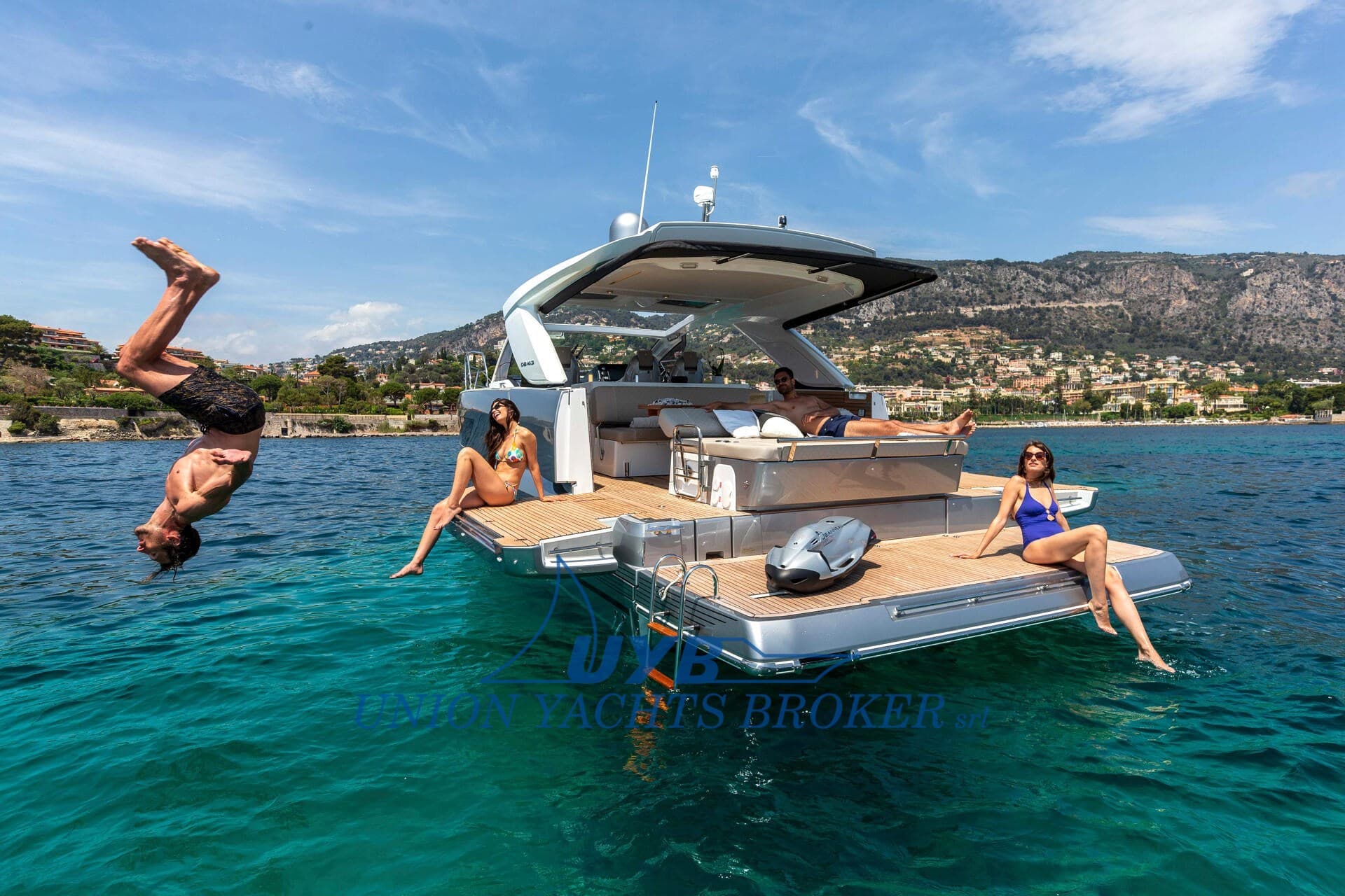 Jeanneau Db43 - Detail View 1 Jeanneau Db43 - Detail View 1