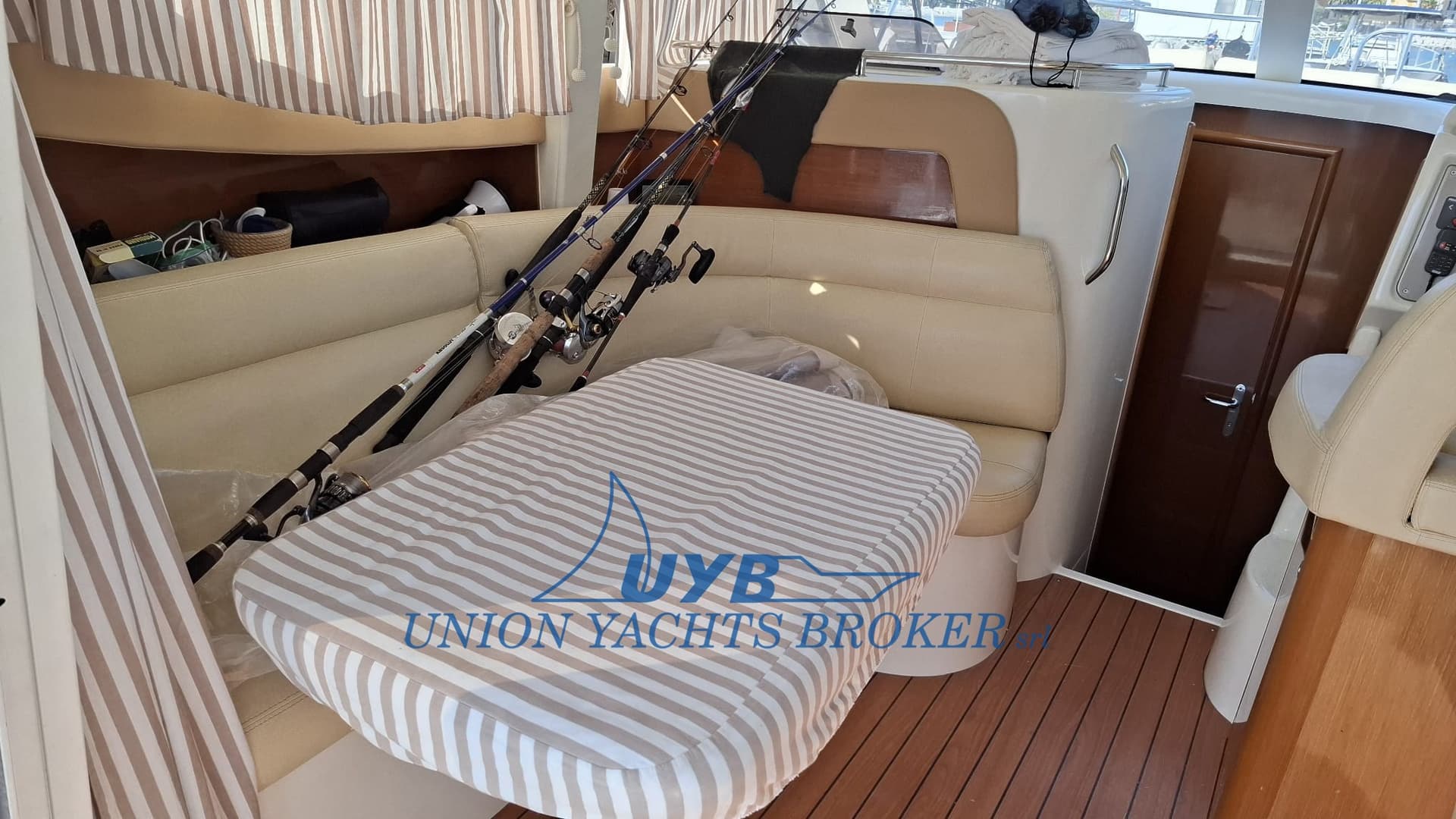 Jeanneau Prestige 32 Fly usato - foto hero 9