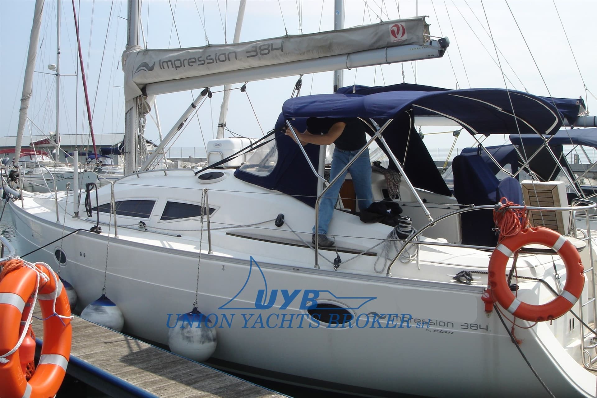 Elan Line Elan 384 Impression - Detail View 1 Elan Line Elan 384 Impression - Detail View 1