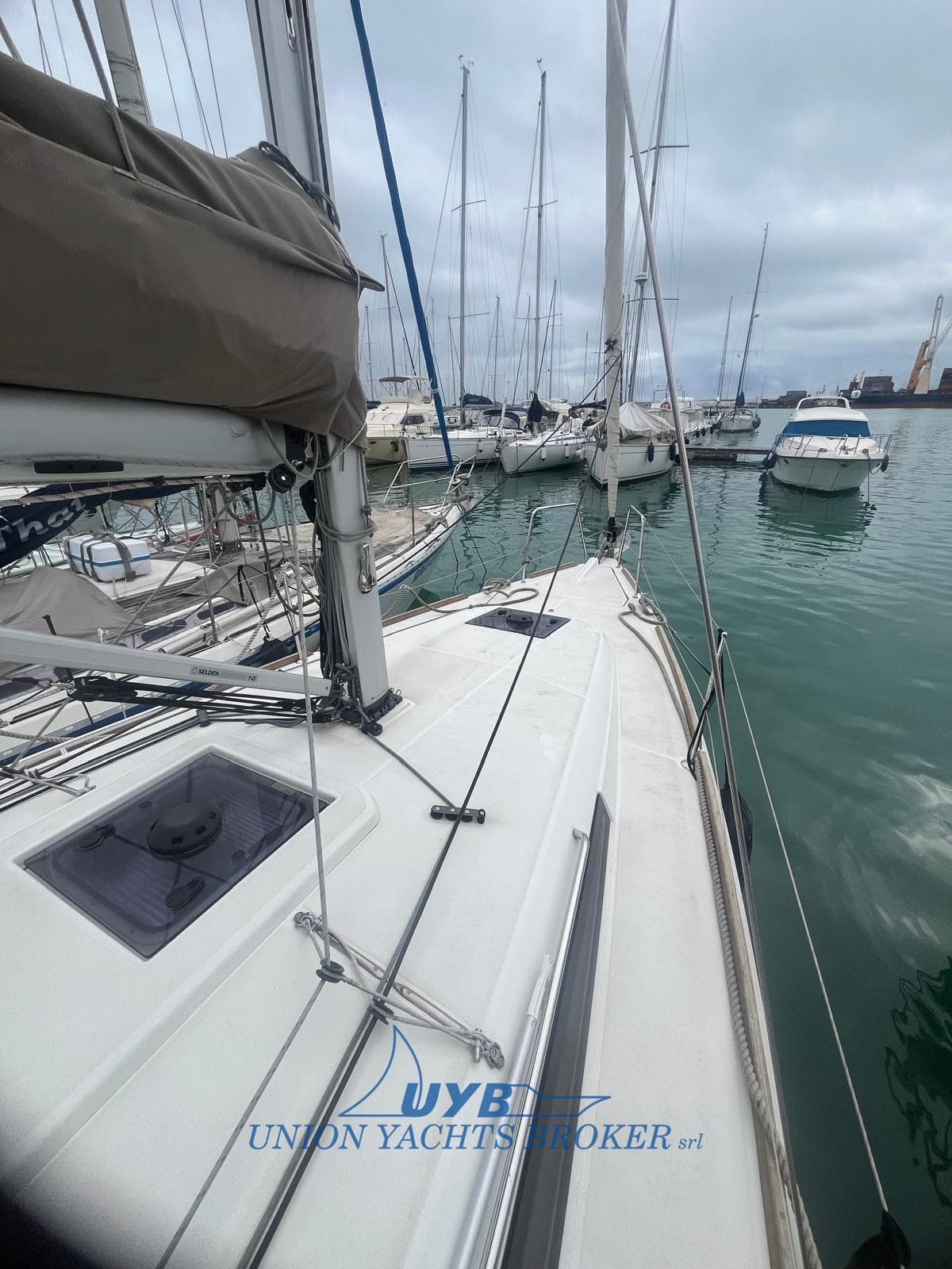 Jeanneau Sun Odyssey 349 - Detail View 1 Jeanneau Sun Odyssey 349 - Detail View 1