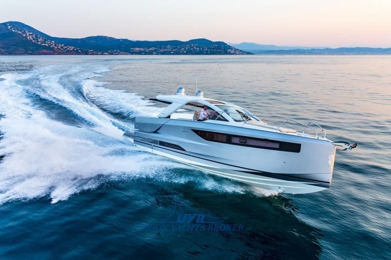 Jeanneau Db 43 Outboard usato - dettaglio 2