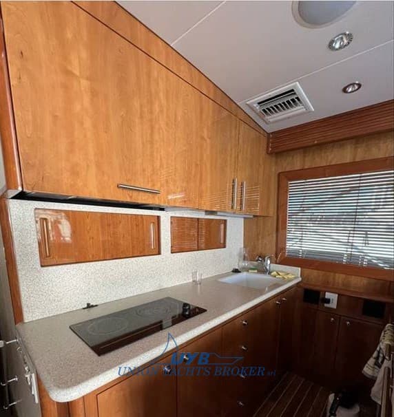 Hatteras 50 Convertible - Deck View Hatteras 50 Convertible - Deck View