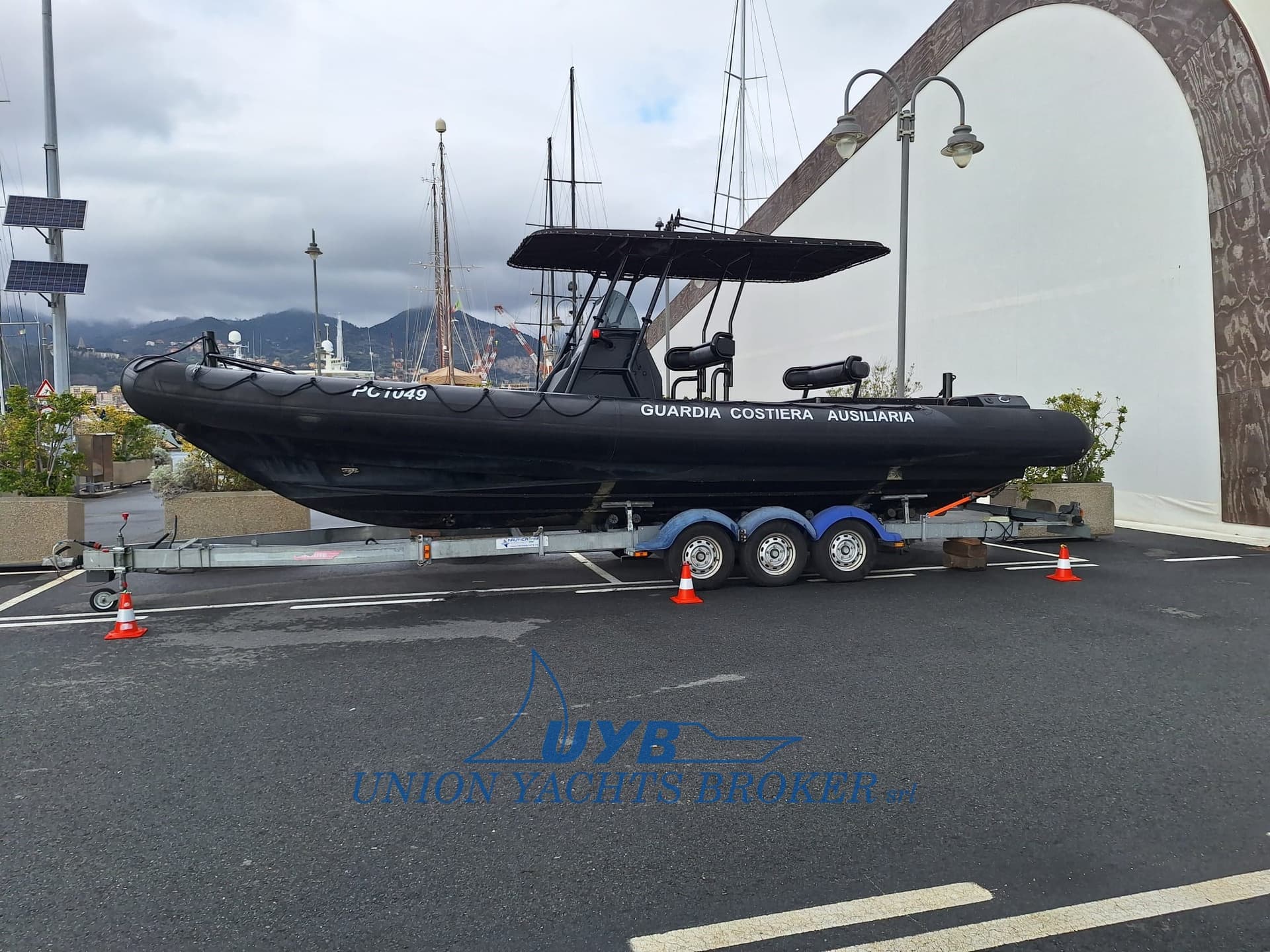 Rayglass Protector 310 Chase - Main View Rayglass Protector 310 Chase - Main View