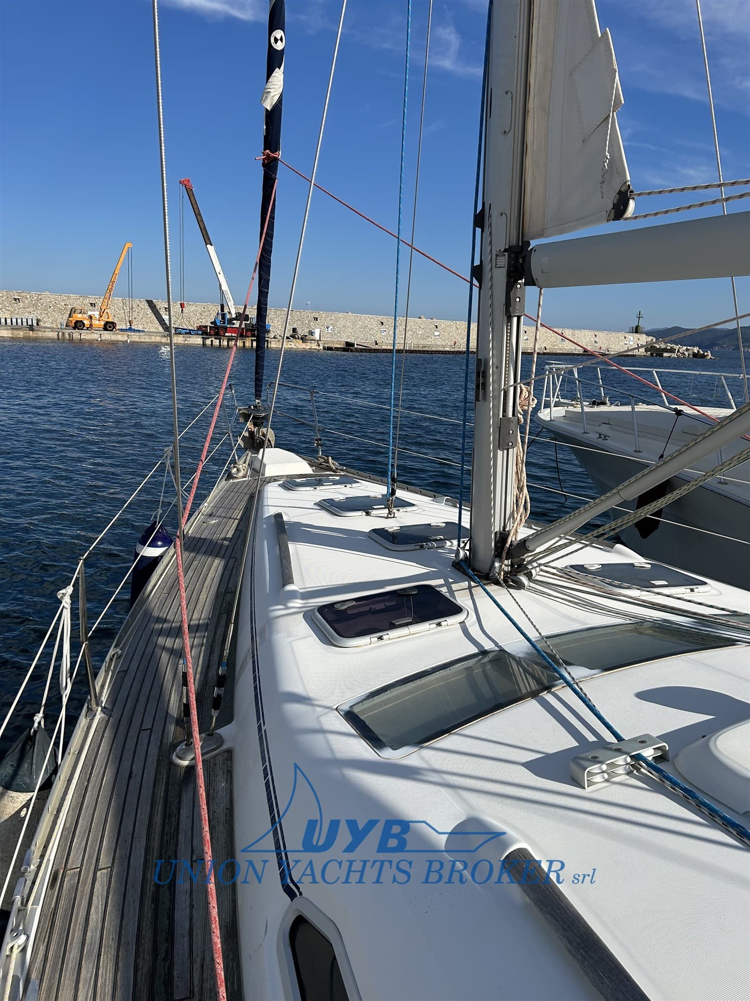 Beneteau Oceanis 393 used - detail 4