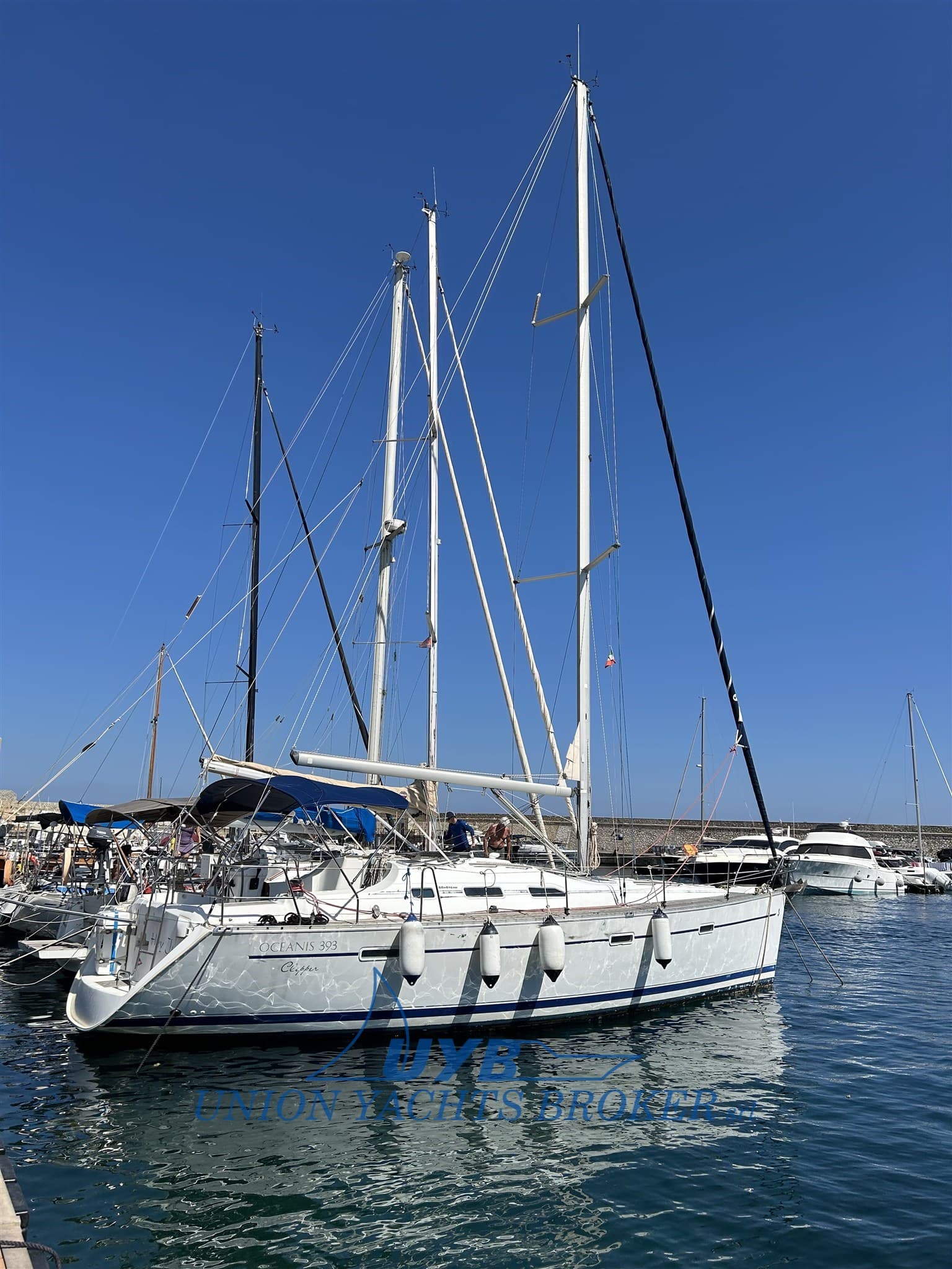 Beneteau Oceanis 393 used - detail 3