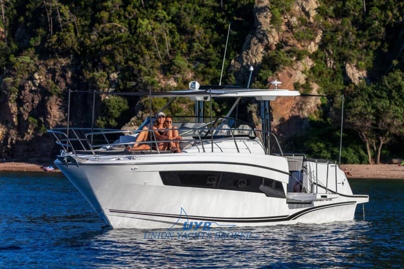 Jeanneau Cap Camarat 10.5 Wa Serie 2 - Main View Jeanneau Cap Camarat 10.5 Wa Serie 2 - Main View