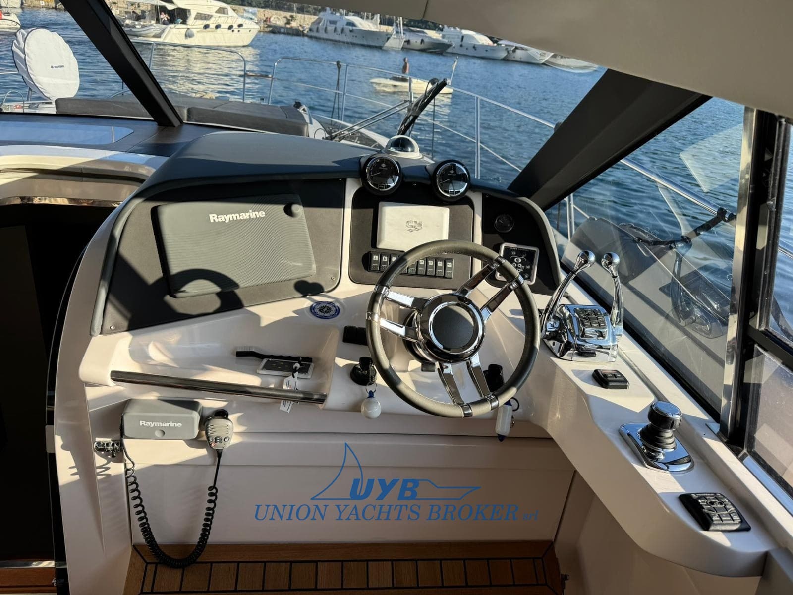 Elan Marine Elan 48 Power used - detail 4