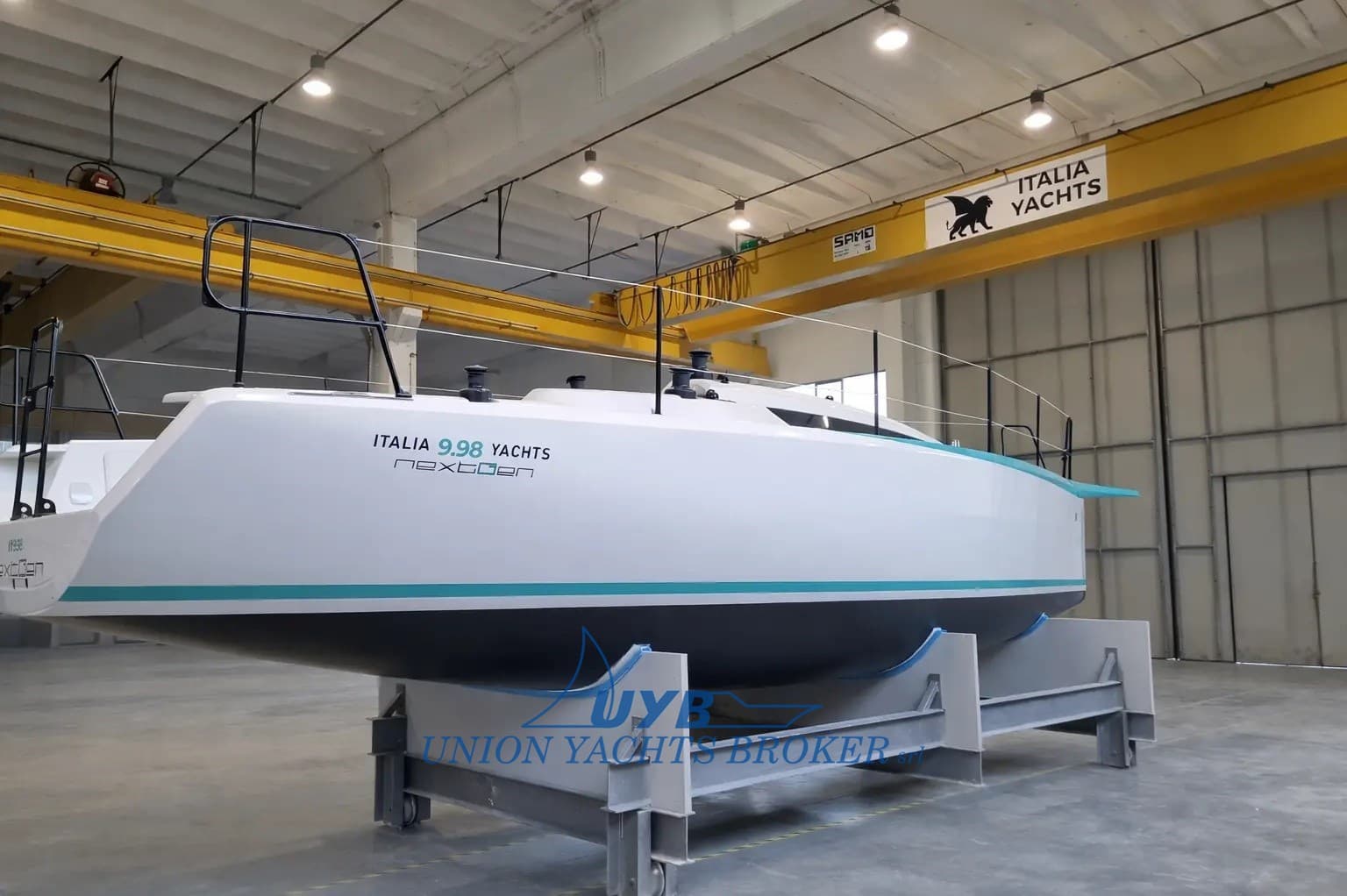 Italia Yachts Iy 9.98 Nextgen - Deck View Italia Yachts Iy 9.98 Nextgen - Deck View