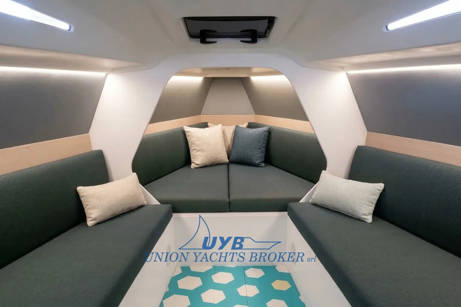 Italia Yachts IY 9.98 NEXTGEN gebraucht - Hauptbild 7