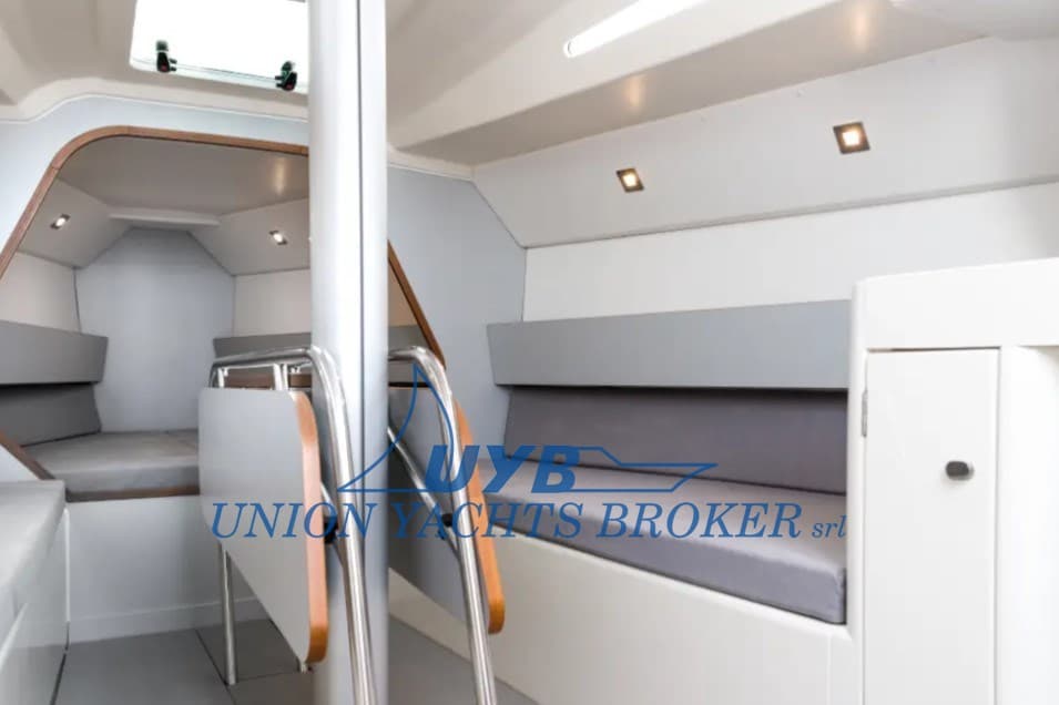Italia Yachts Italia 9.98 Fuoriserie - Interior View Italia Yachts Italia 9.98 Fuoriserie - Interior View