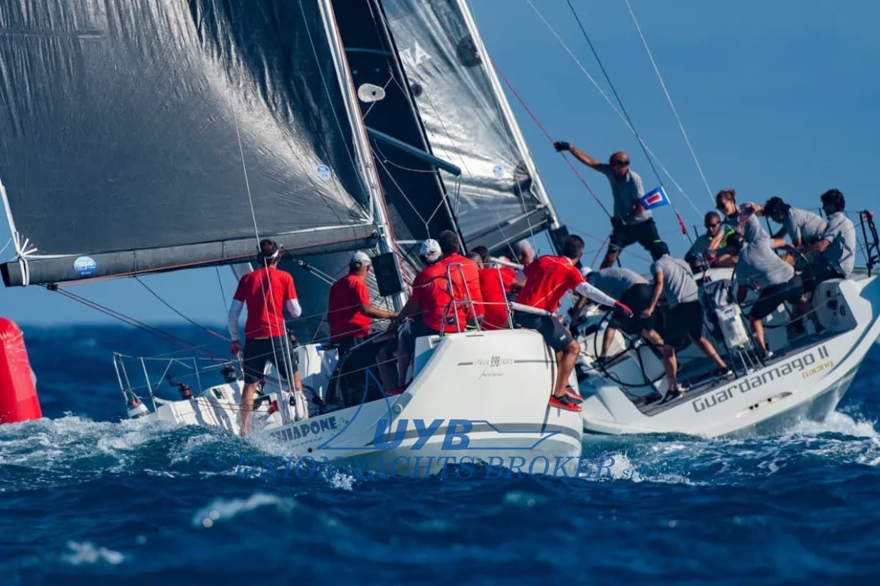 Italia Yachts Italia 9.98 Fuoriserie - Main View Italia Yachts Italia 9.98 Fuoriserie - Main View