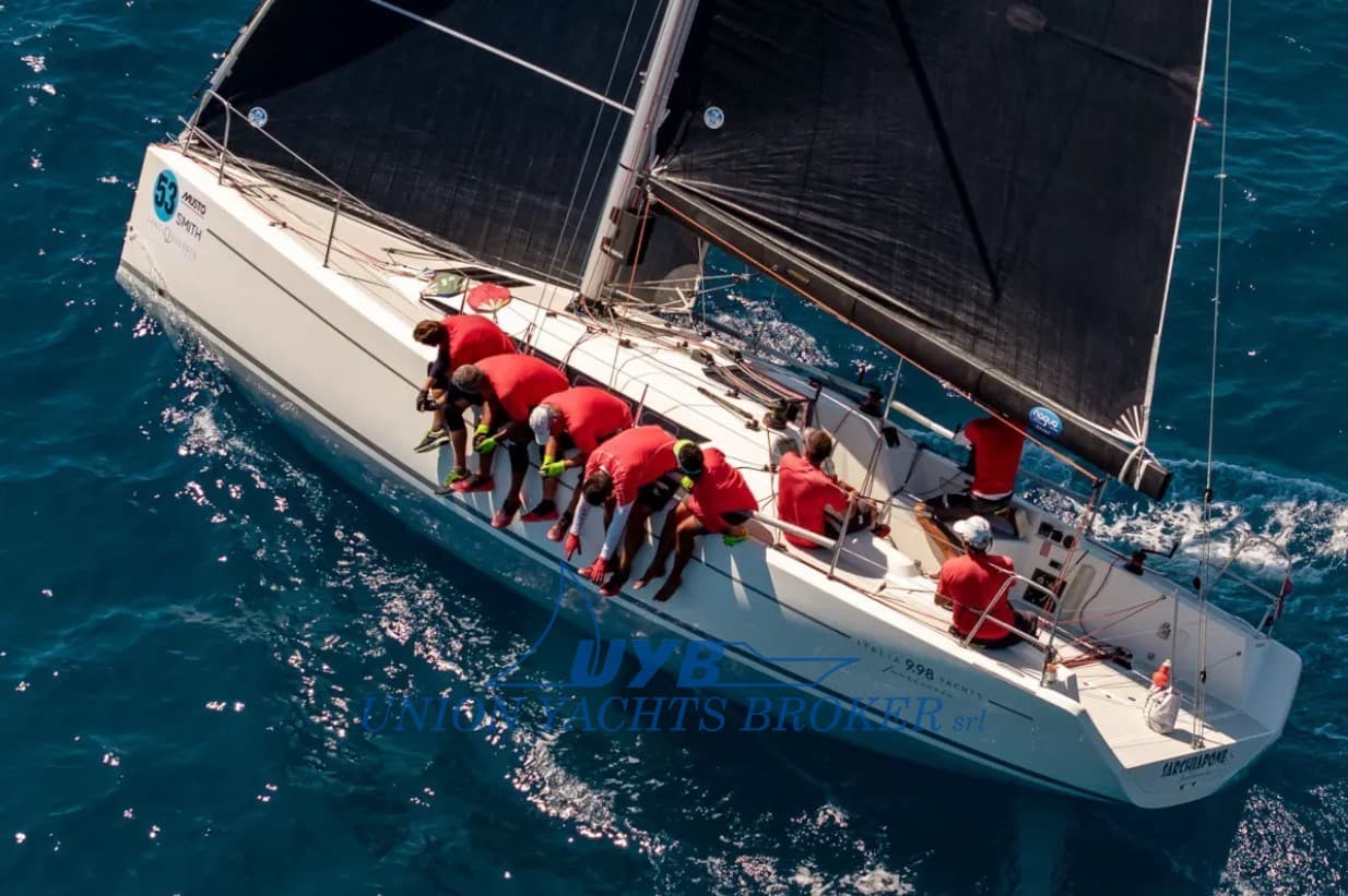 Italia Yachts Italia 9.98 Fuoriserie d'occasion - image hero 14