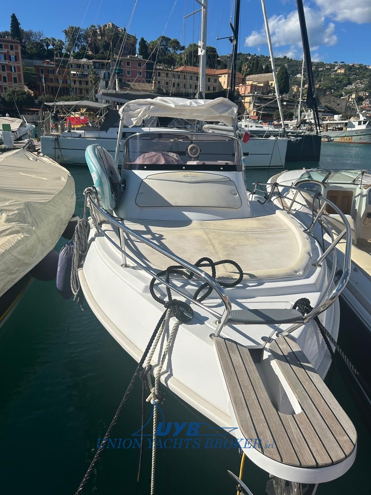 Marinello 26 Cabin - Main View Marinello 26 Cabin - Main View