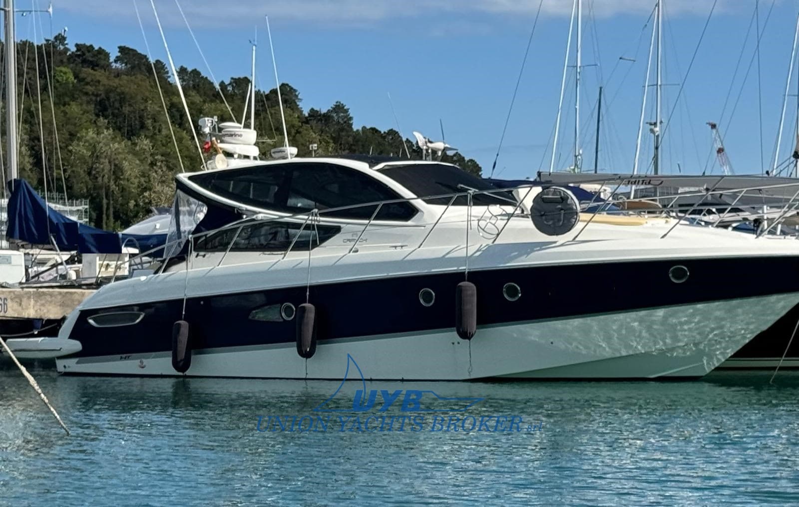 Cranchi Mediterranee 43 Hard Top used - detail 3