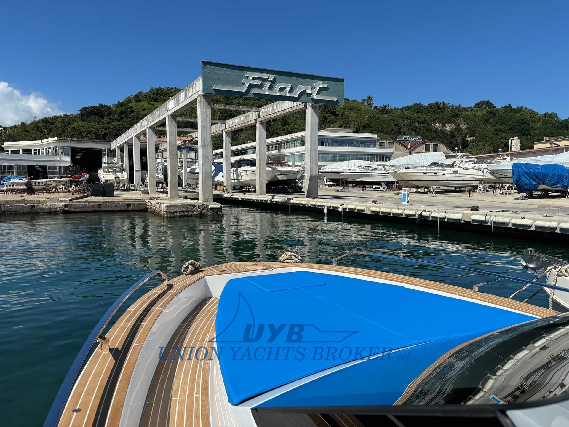 Fiart Mare Fiart Seawalker 35 - Deck View Fiart Mare Fiart Seawalker 35 - Deck View