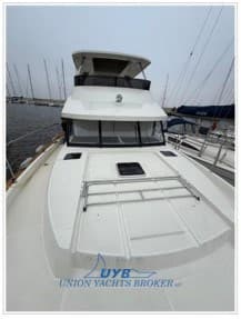 Beneteau Swift Trawler 48 - Deck View Beneteau Swift Trawler 48 - Deck View