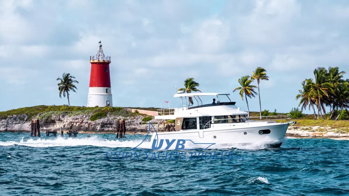 Beneteau Swift Trawler 48 - Detail View 1 Beneteau Swift Trawler 48 - Detail View 1