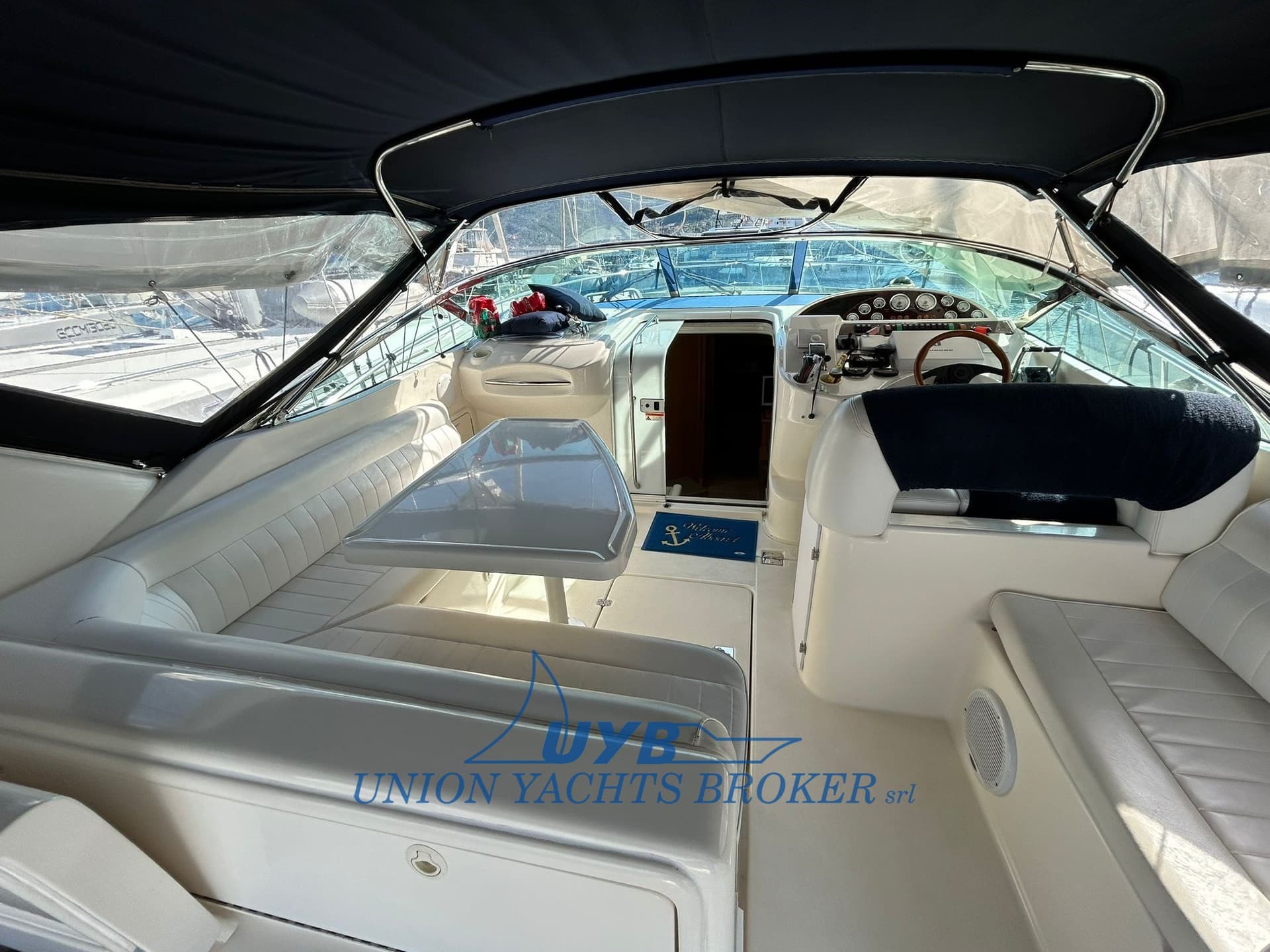 Riviera Marine 4000 Offshore - Deck View Riviera Marine 4000 Offshore - Deck View