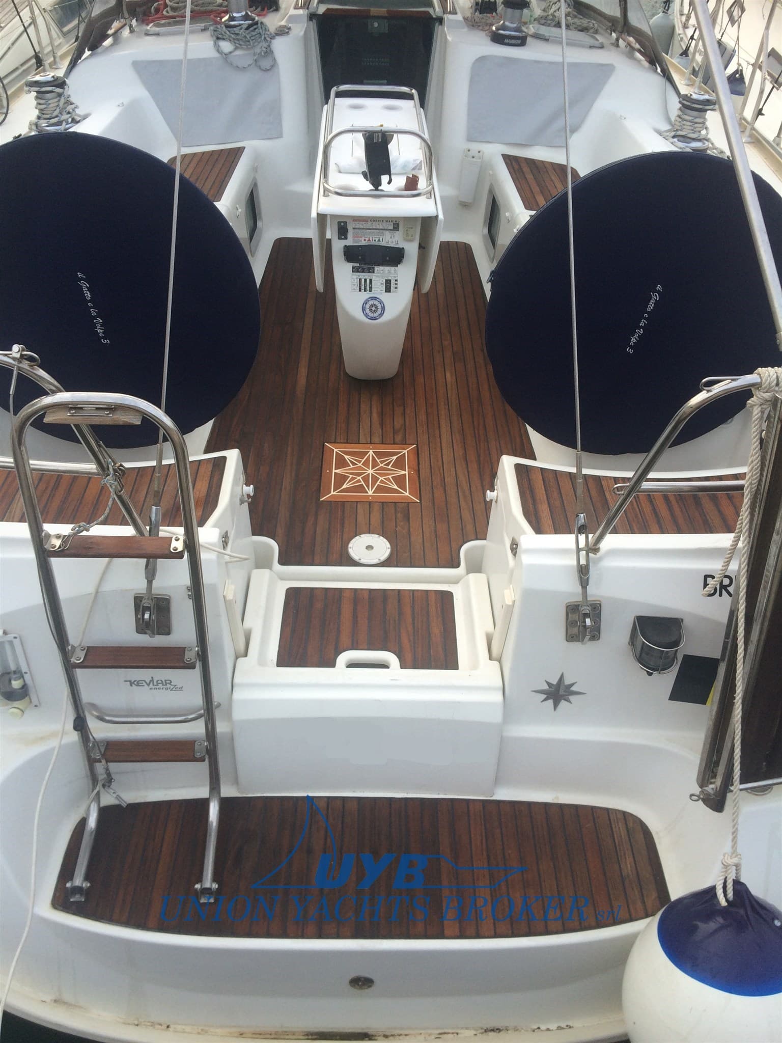 Jeanneau Sun Odyssey 43 - Interior View Jeanneau Sun Odyssey 43 - Interior View