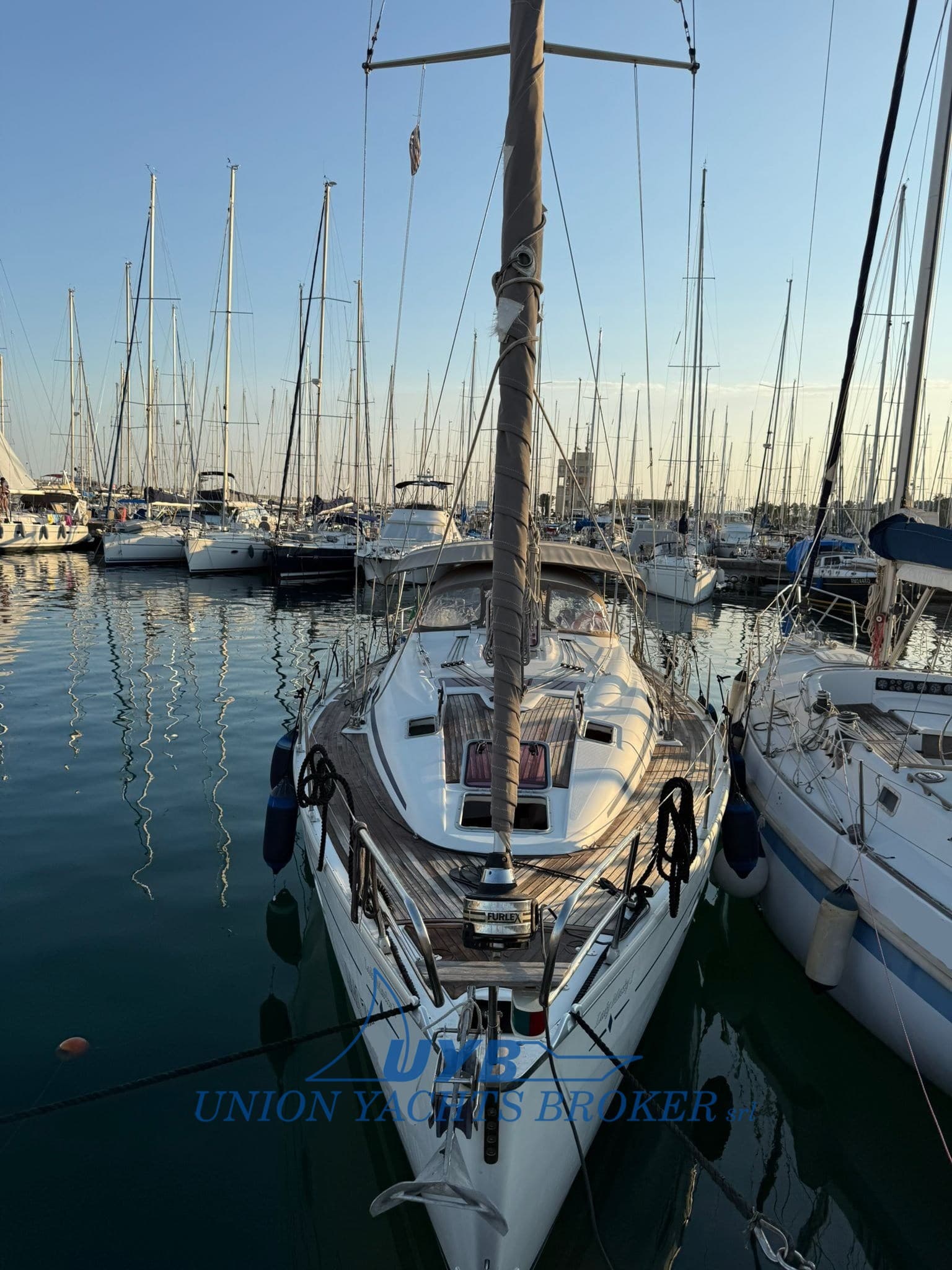 Bavaria Bavaria 39 Cruiser - Interior View Bavaria Bavaria 39 Cruiser - Interior View