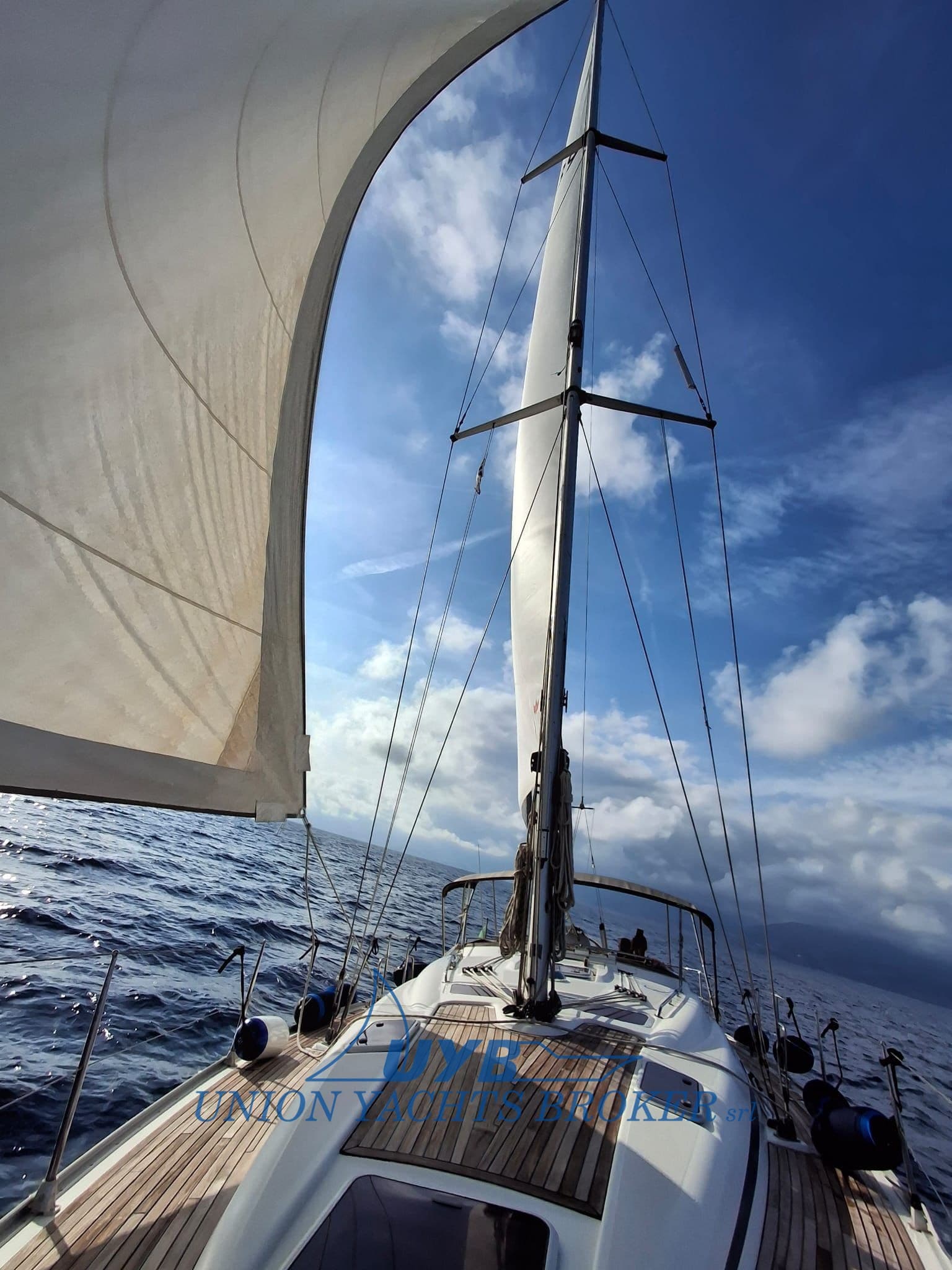 Bavaria Bavaria 39 Cruiser - Deck View Bavaria Bavaria 39 Cruiser - Deck View
