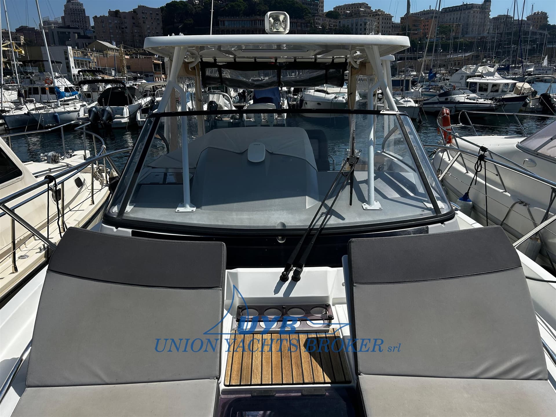 Jeanneau Cap Camarat 10.5 Wa - Deck View Jeanneau Cap Camarat 10.5 Wa - Deck View