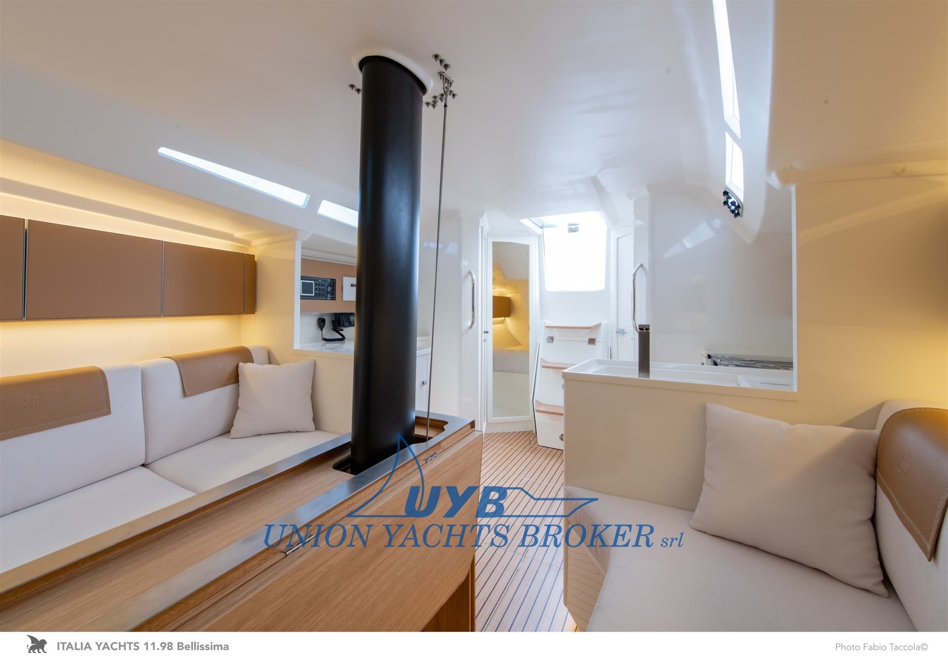 Italia Yachts Italia 11.98 usato - foto hero 7