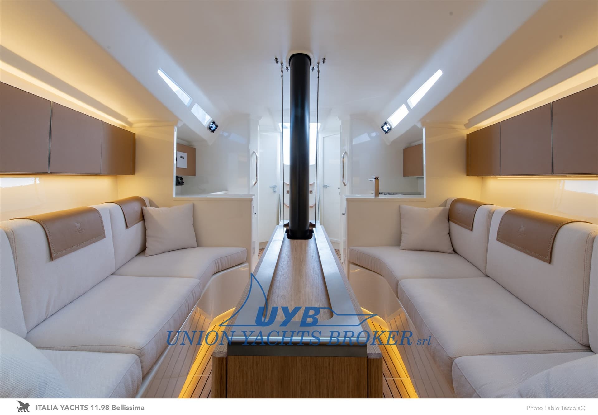 Italia Yachts Italia 11.98 usato - foto hero 8