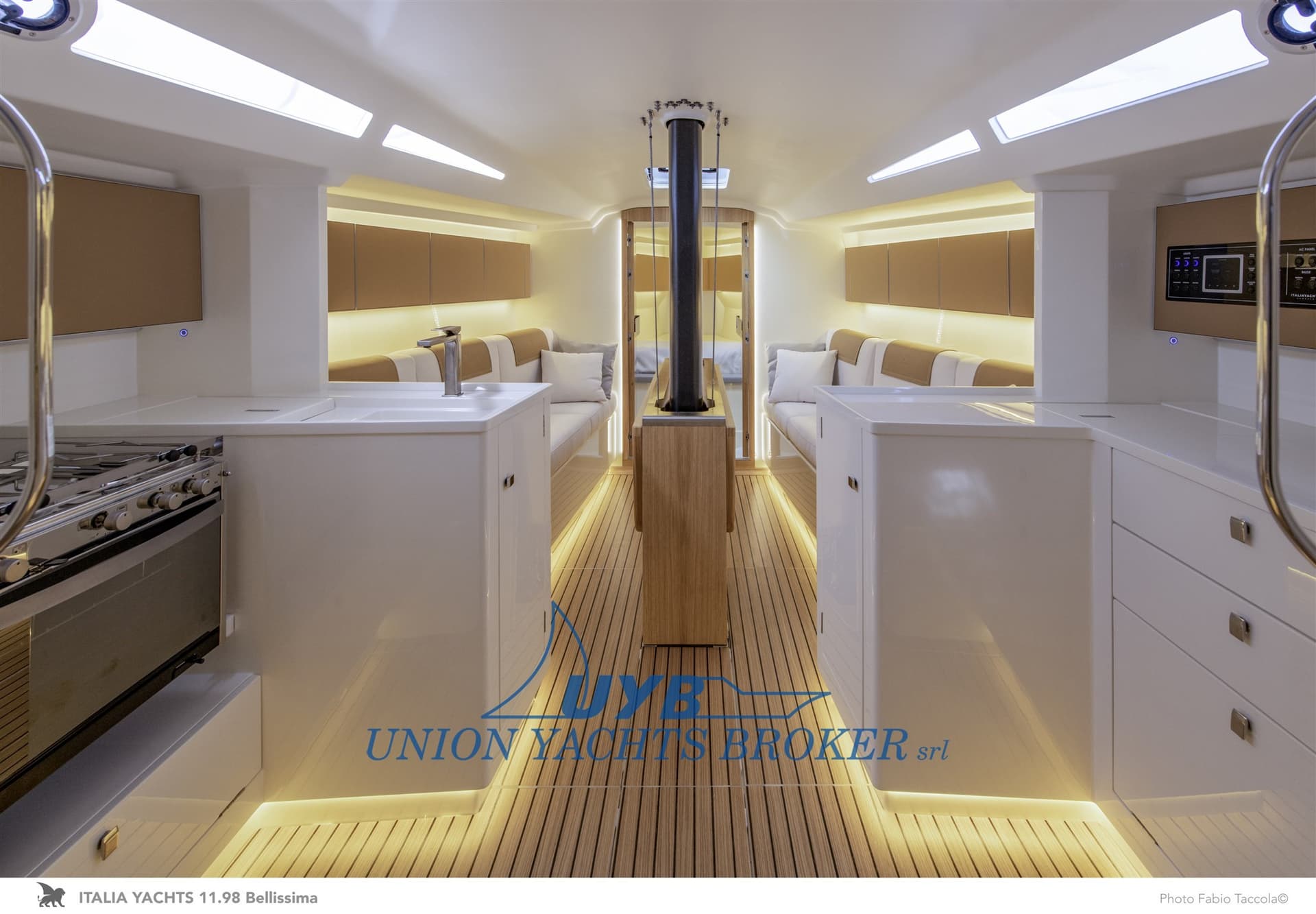 Italia Yachts Italia 11.98 usato - foto hero 9