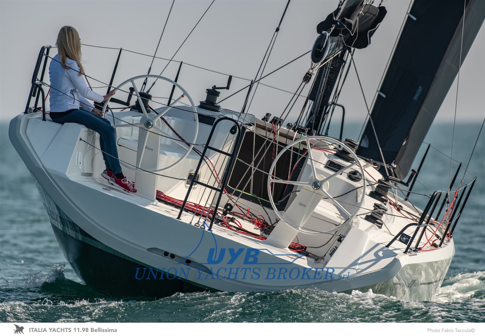 Italia Yachts Italia 11.98 - Detail View 1 Italia Yachts Italia 11.98 - Detail View 1