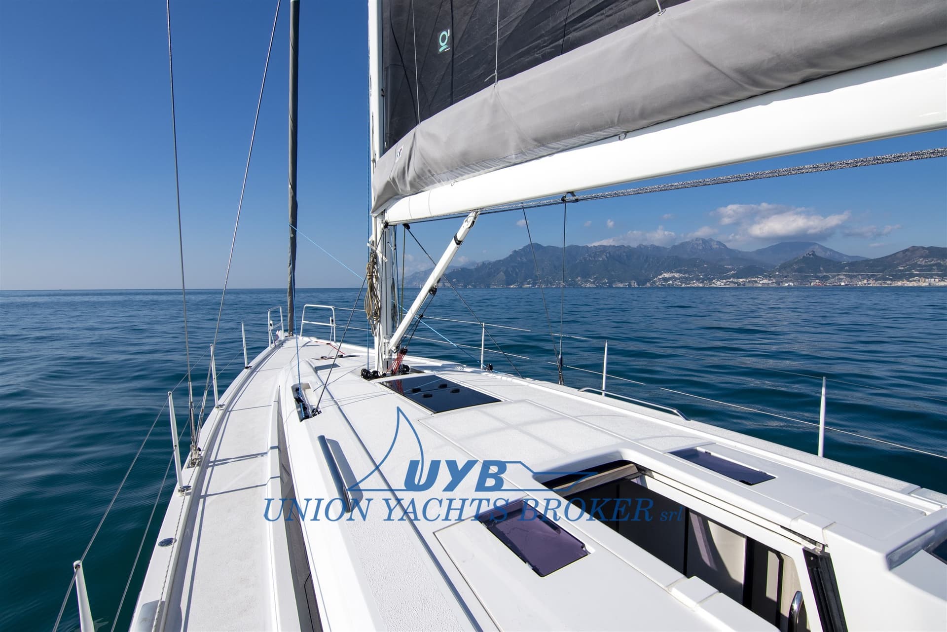 Italia Yachts Italia 12.98 - Interior View Italia Yachts Italia 12.98 - Interior View