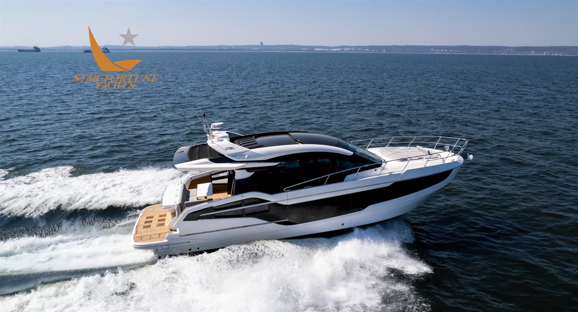 Galeon 450 Htc - Detail View 1 Galeon 450 Htc - Detail View 1