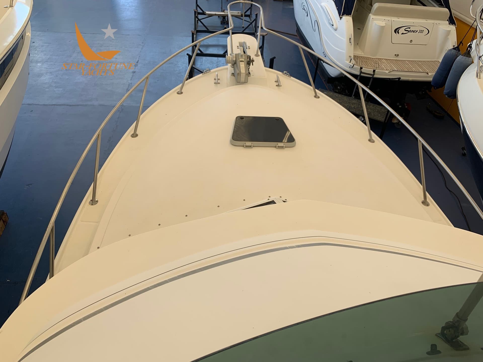 Blackfin 29 Flybridge - Interior View Blackfin 29 Flybridge - Interior View