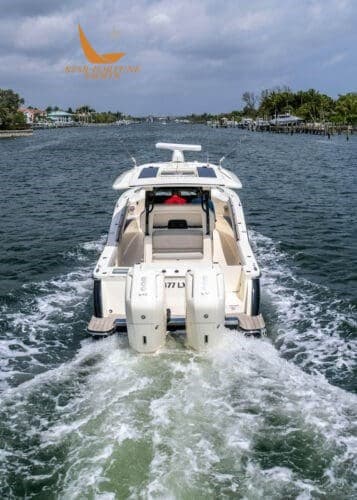 Scout Boats 377 Lxf - Interior View Scout Boats 377 Lxf - Interior View
