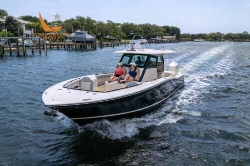 Scout Boats 377 Lxf - Deck View Scout Boats 377 Lxf - Deck View