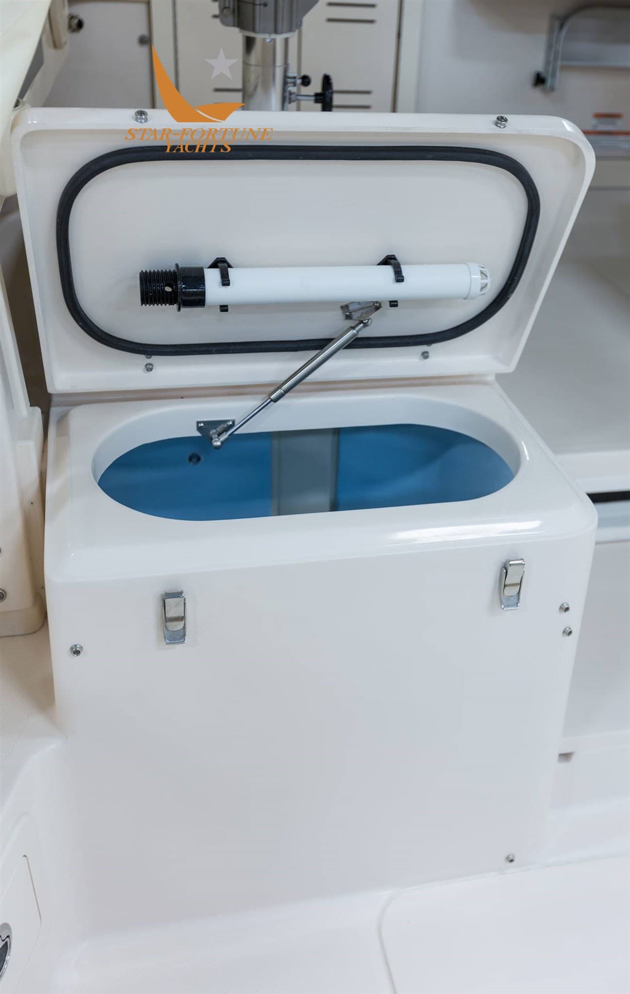 Grady White Boats 300 Marlin Wa - Deck View Grady White Boats 300 Marlin Wa - Deck View