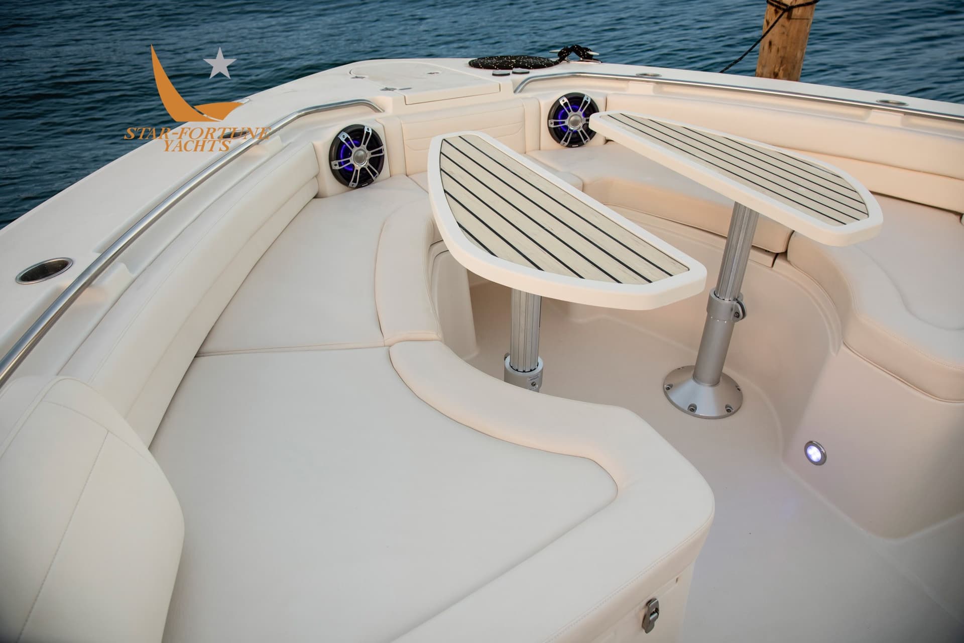 Grady White Boats 456 Canyon - Deck View Grady White Boats 456 Canyon - Deck View