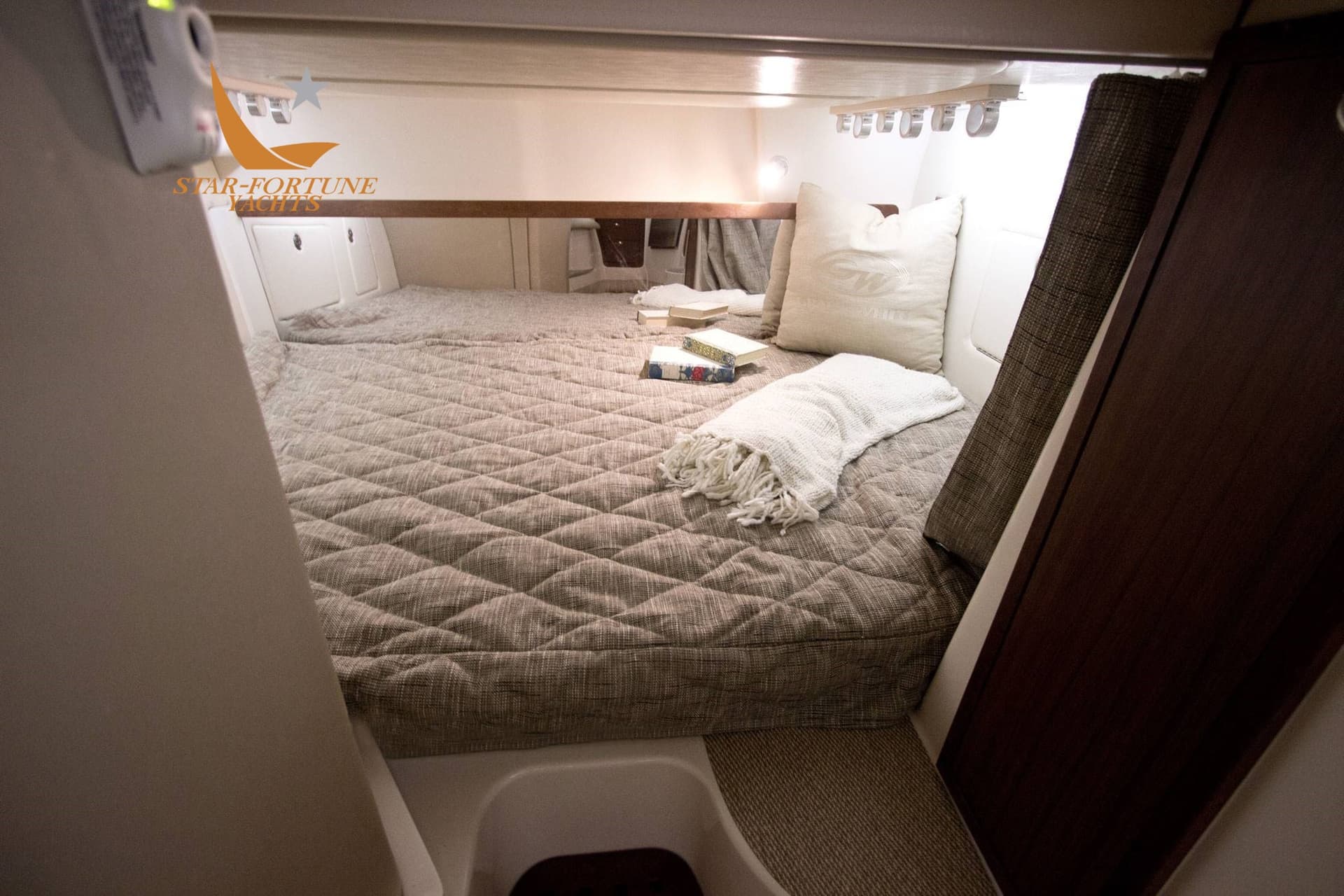 Grady White Boats 370 Express usato - foto hero 18