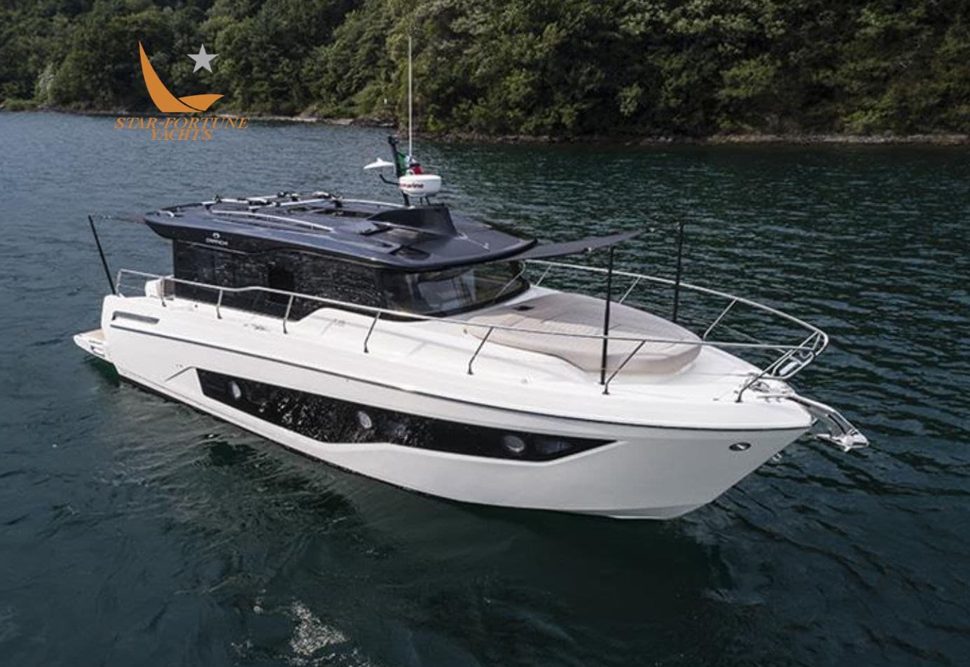 Cranchi T 36 Crossover - Detail View 1 Cranchi T 36 Crossover - Detail View 1