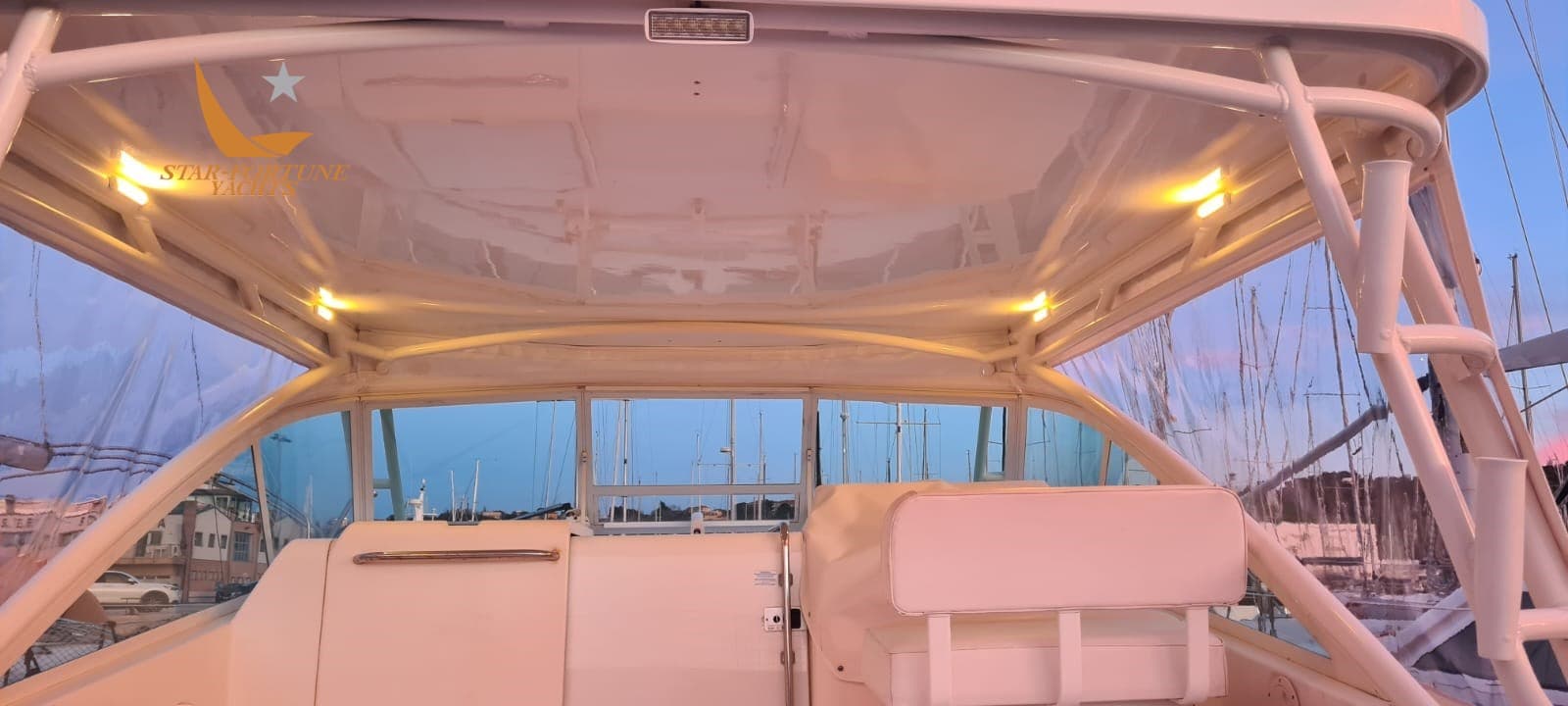 Cabo 31 Express - Detail View 1 Cabo 31 Express - Detail View 1