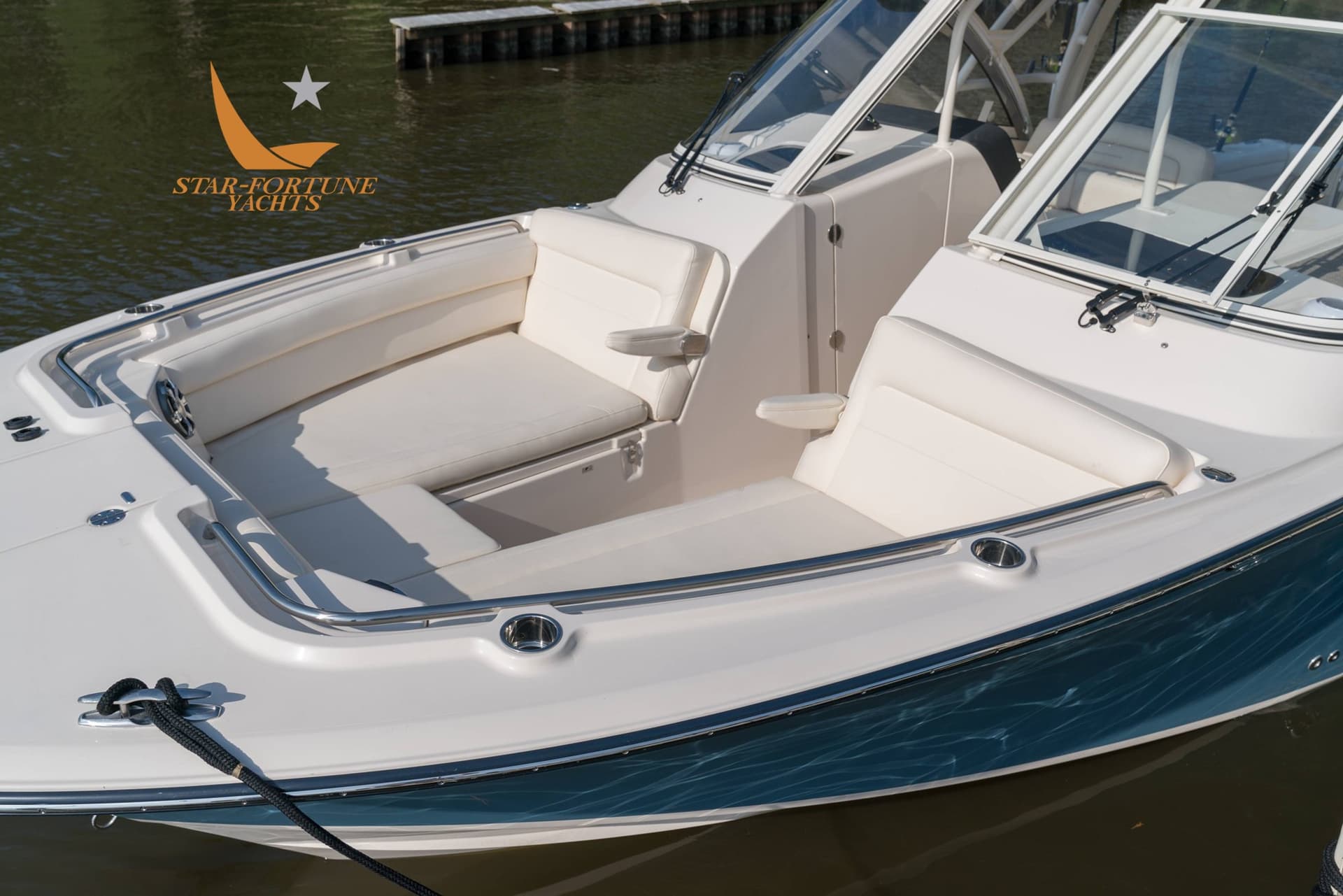 Grady White Boats 325 Freedom - Deck View Grady White Boats 325 Freedom - Deck View