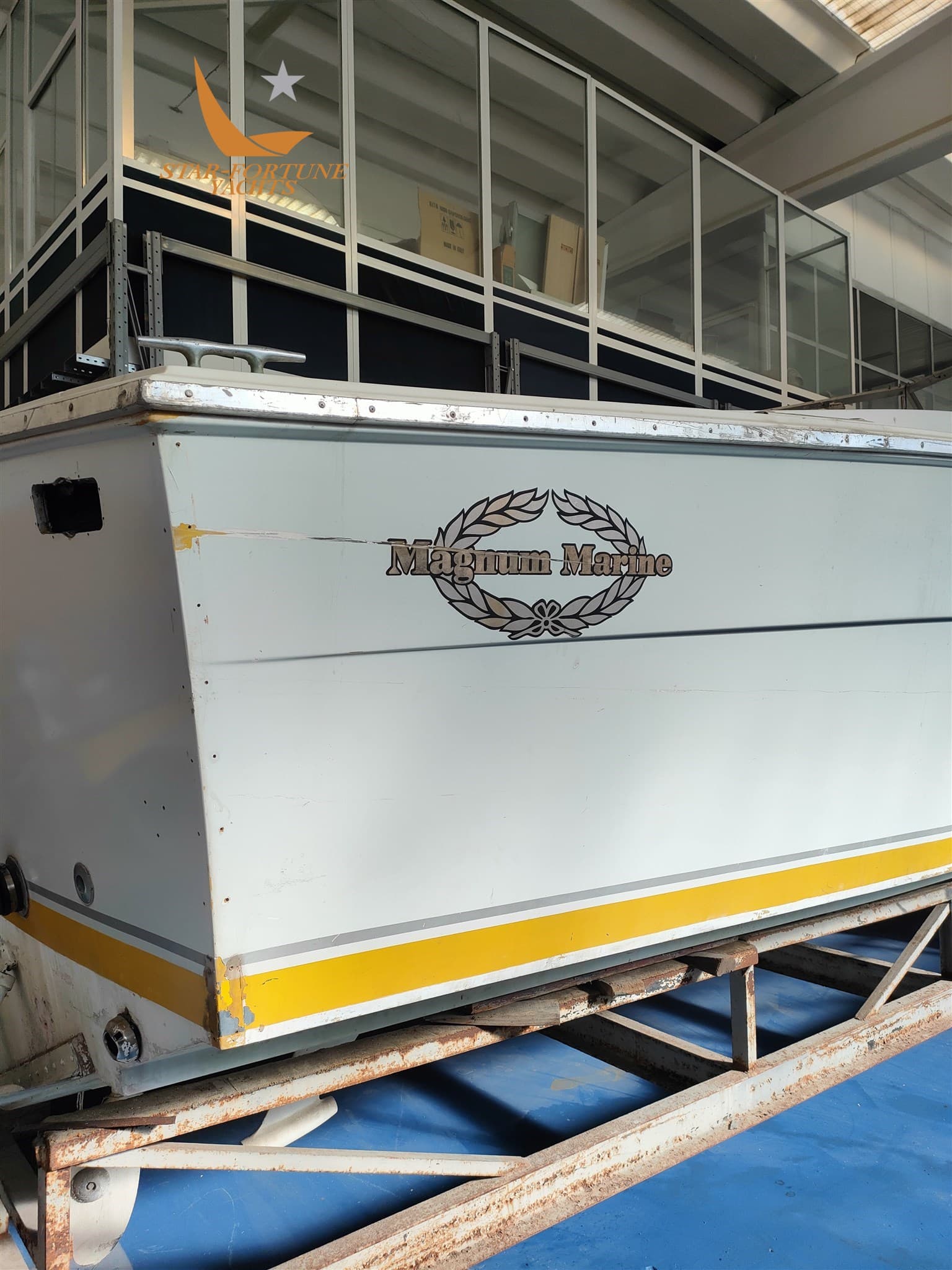 Magnum Marine 35 - Deck View Magnum Marine 35 - Deck View