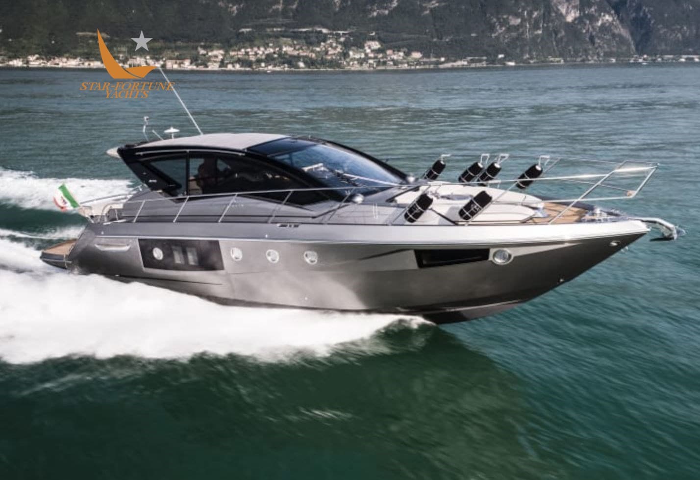 Cranchi M44 Ht - Detail View 1 Cranchi M44 Ht - Detail View 1