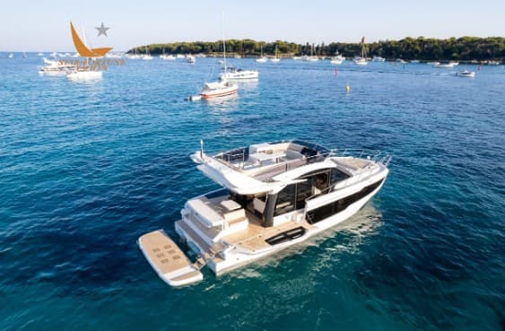 Galeon 440 Fly - Deck View Galeon 440 Fly - Deck View
