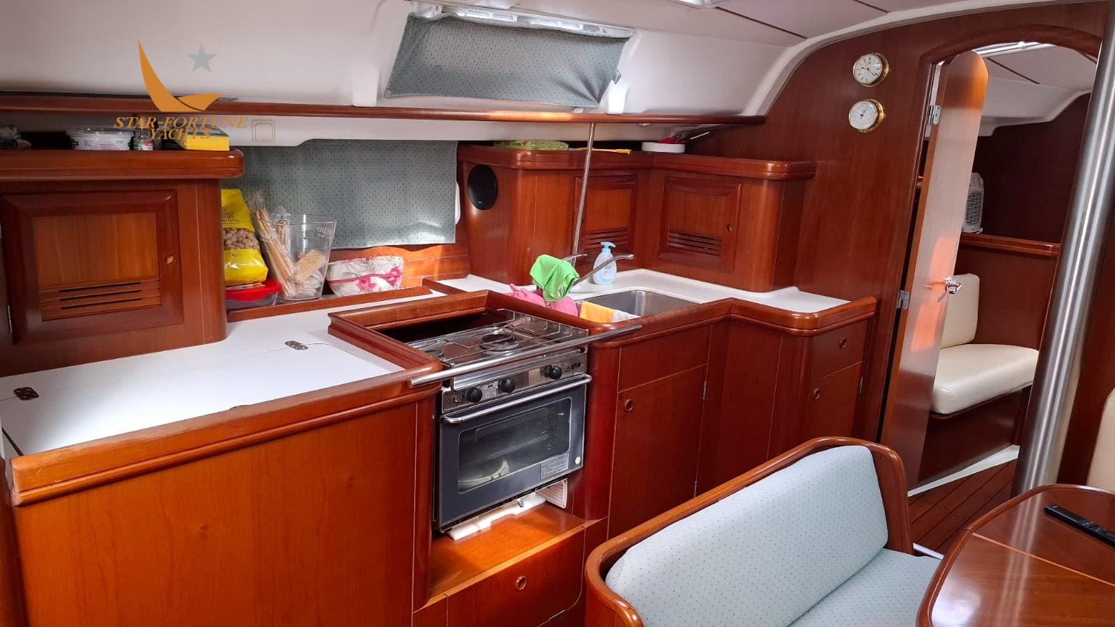 Beneteau Oceanis 411 used - hero image 18