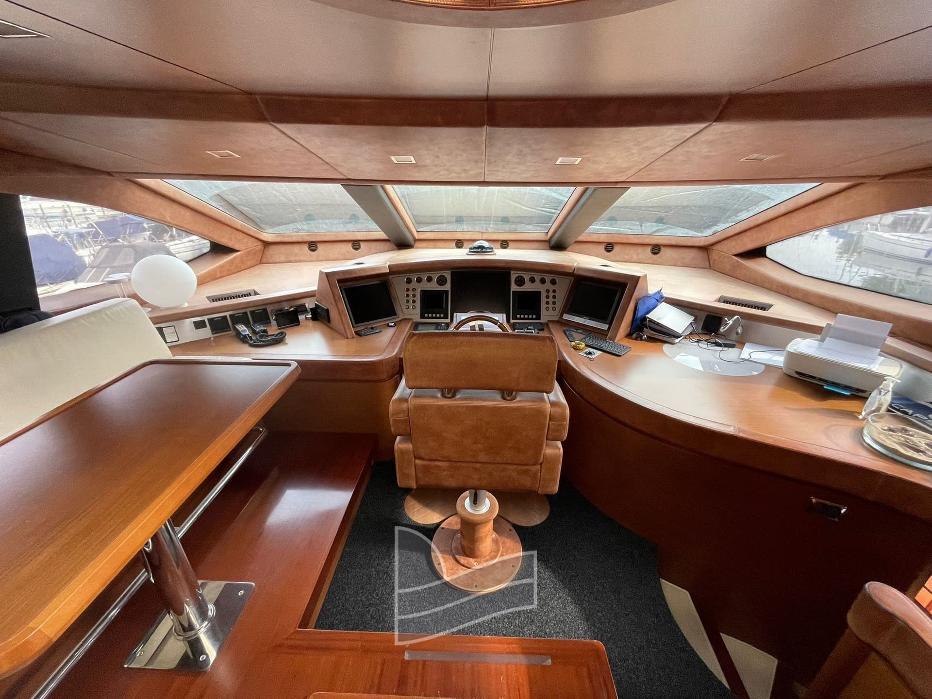 Azimut 105 - Interior View Azimut 105 - Interior View