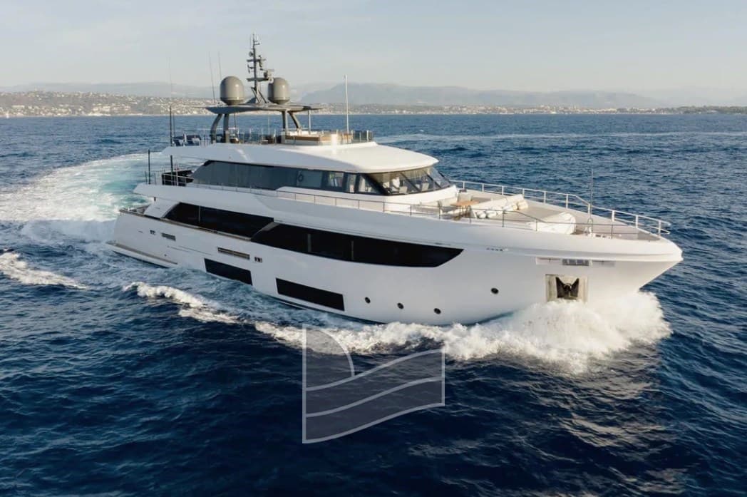 Custom Line Navetta 33 - Main View Custom Line Navetta 33 - Main View