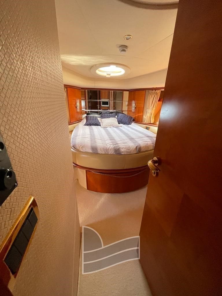 Azimut 62 used - detail 3