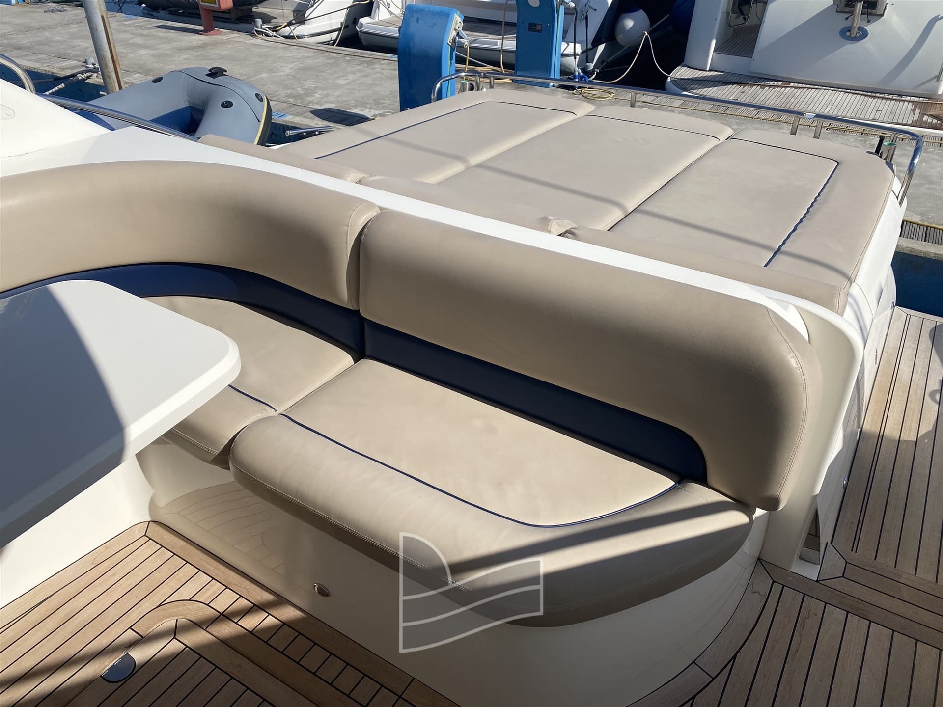 Princess Yachts V 48 used - detail 4